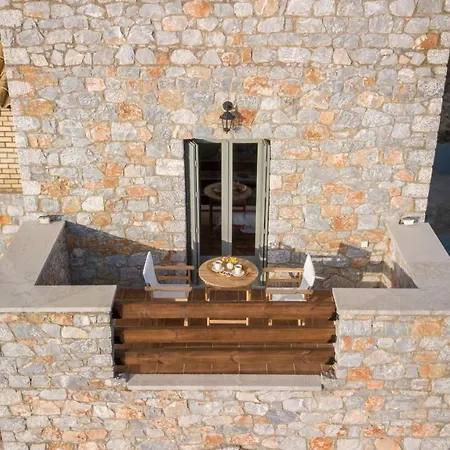 Anax Verga Villa